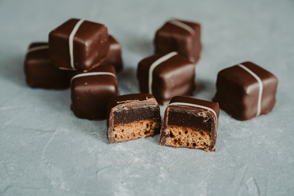 Rum-Dominosteine ohne Marzipan mit Bitterschokolade