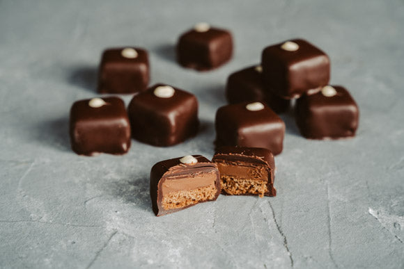 Nougat-Dominosteine mit Bitterschokolade