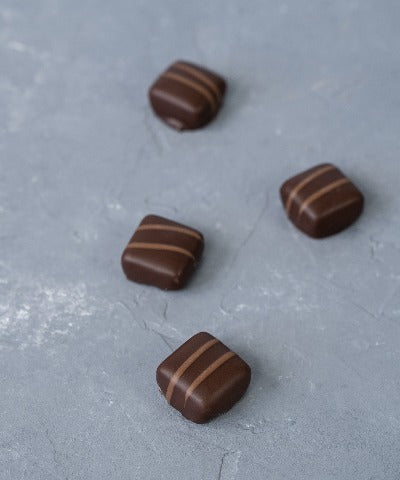 Nuss-Bitter-Nougat in Bitter