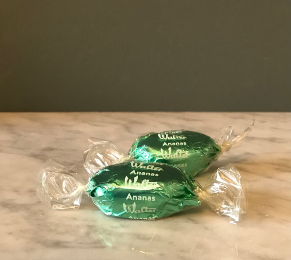 10 Ananas-Marzipan-Eier in Bitterschokolade